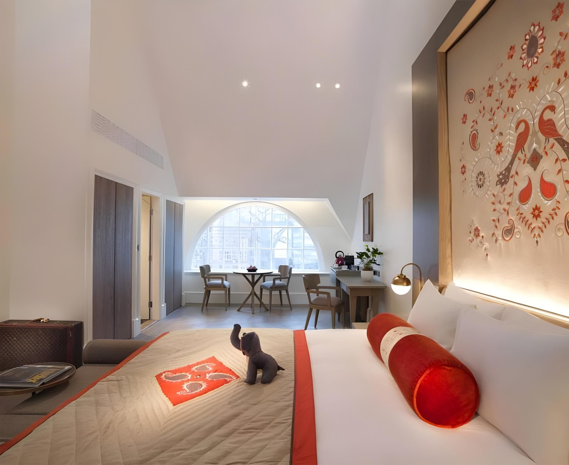 Lambeth Suite
