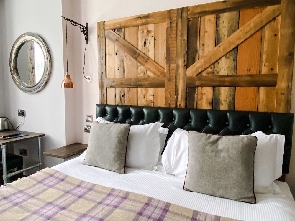 Standard Suite, Ensuite (Downs East)