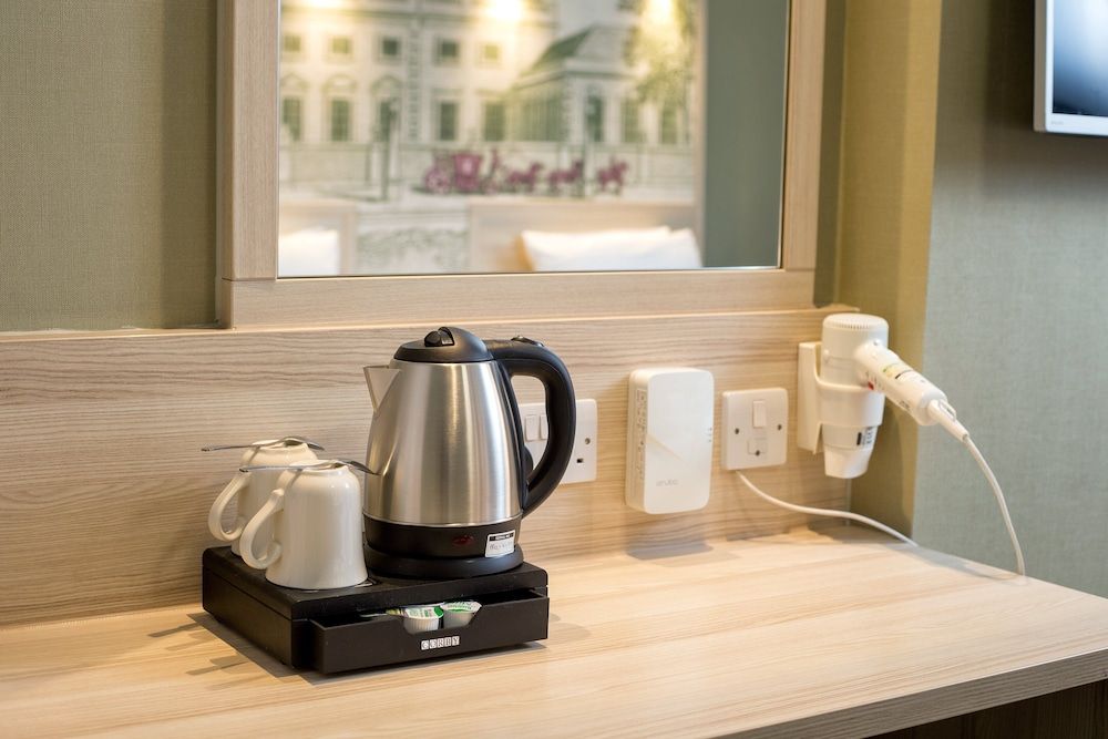 President Hotel Twin Room with extra Bed 4