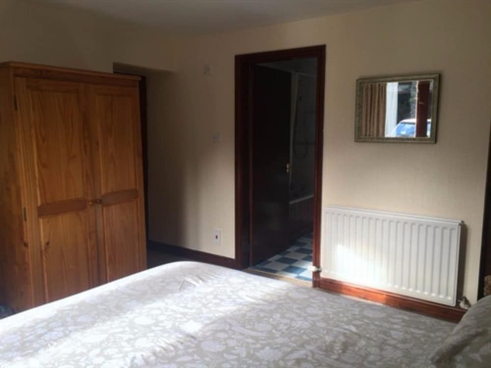 The Fox & Hounds Inn Double or Twin Room, Ensuite 10