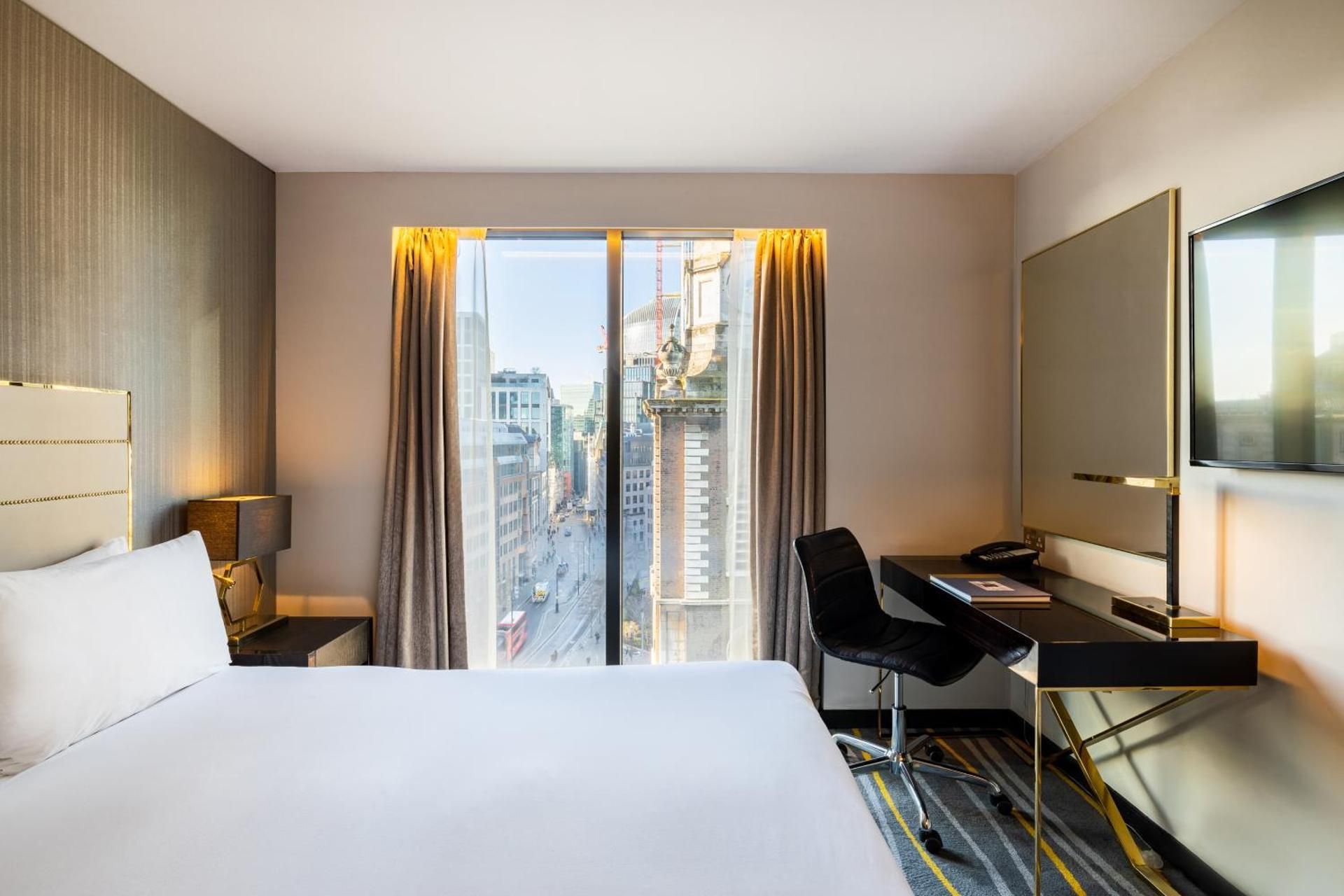 Deluxe, Botolph King