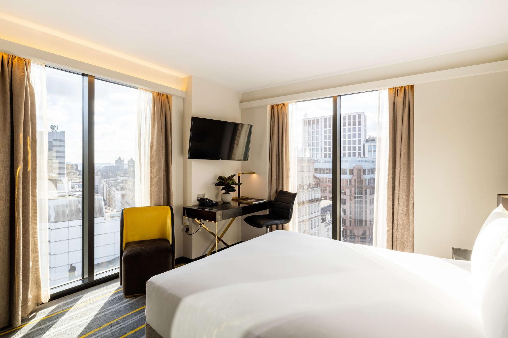 Deluxe Botolph Corner King