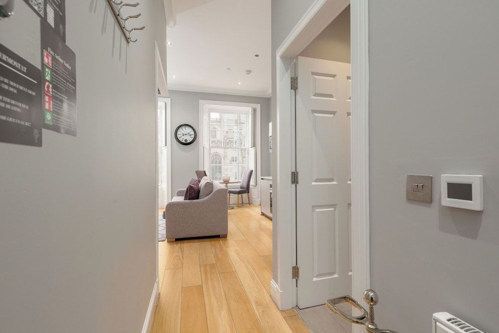 Destiny Scotland - Princes St Residence Classic Studio, 1 Bedroom, Castle View 6