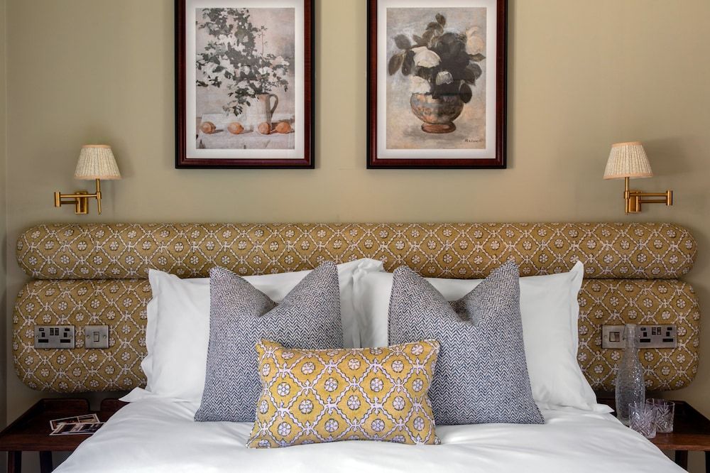 The Carnarvon Arms Classic Double Room 7