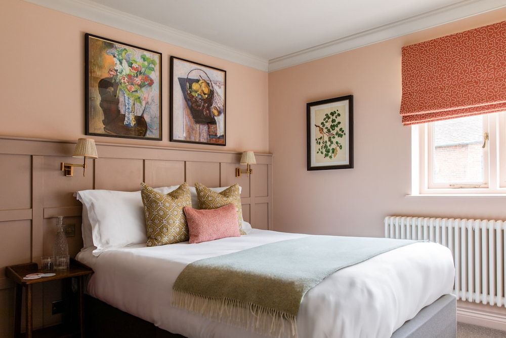 The Carnarvon Arms Classic Double Room 6