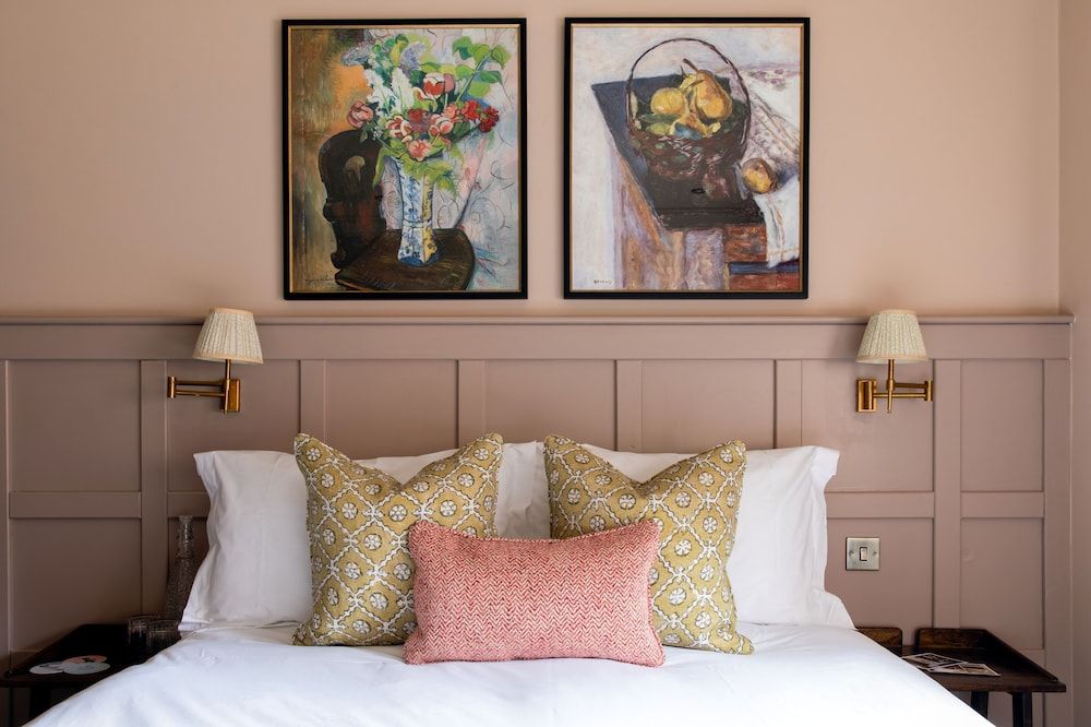 The Carnarvon Arms Classic Double Room 8