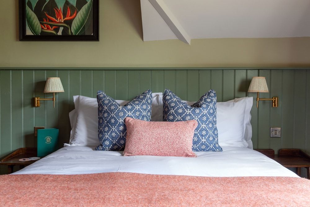 The Carnarvon Arms Classic Double Room 2