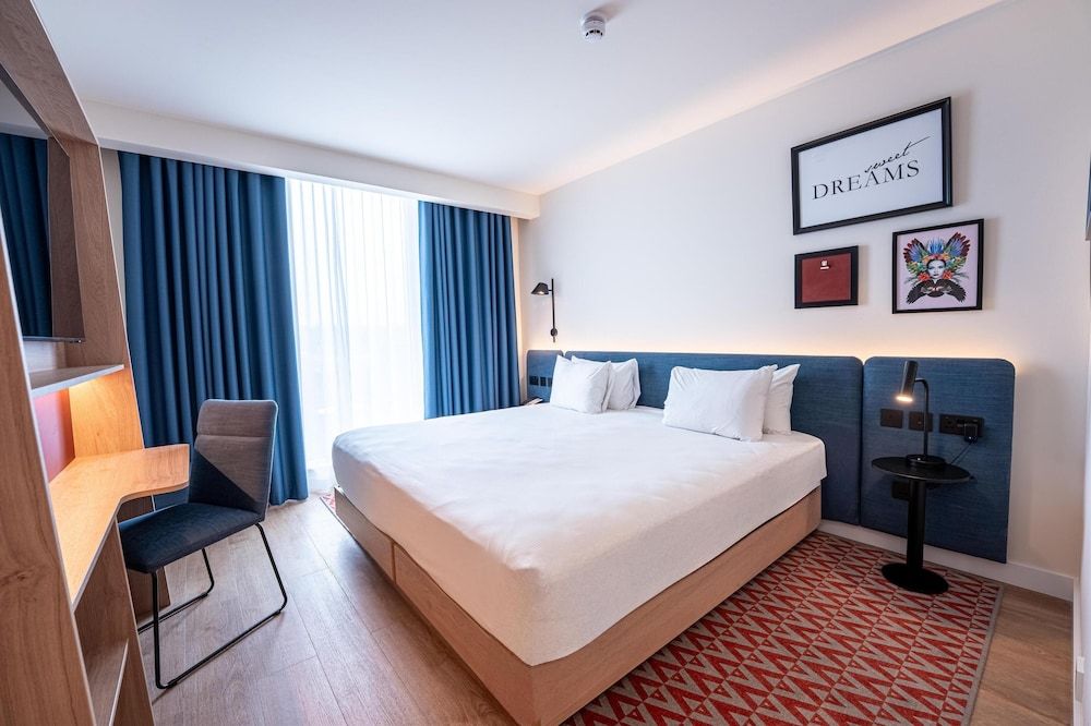 undefined Hampton by Hilton Bristol Airport 3