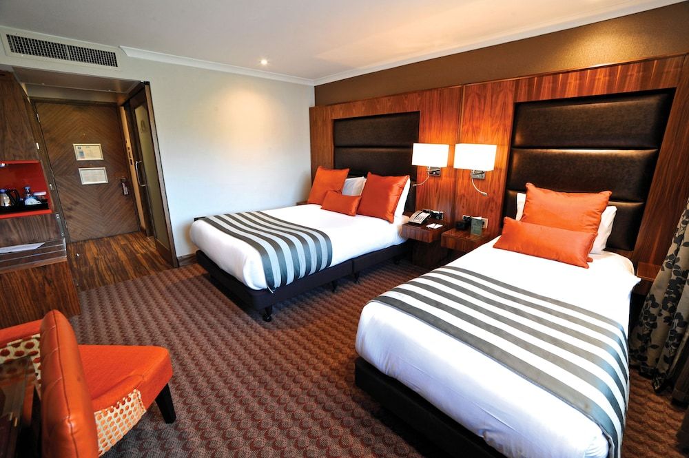 Frensham Pond Country House Hotel & Spa Basic Twin Room 4