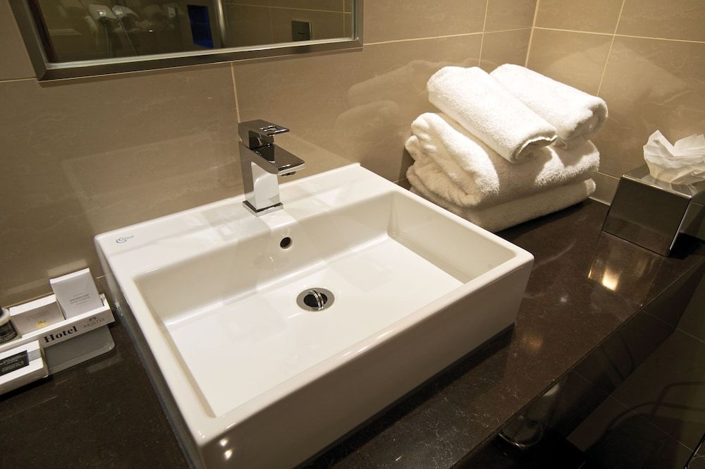 Frensham Pond Country House Hotel & Spa Basic Double Room 8