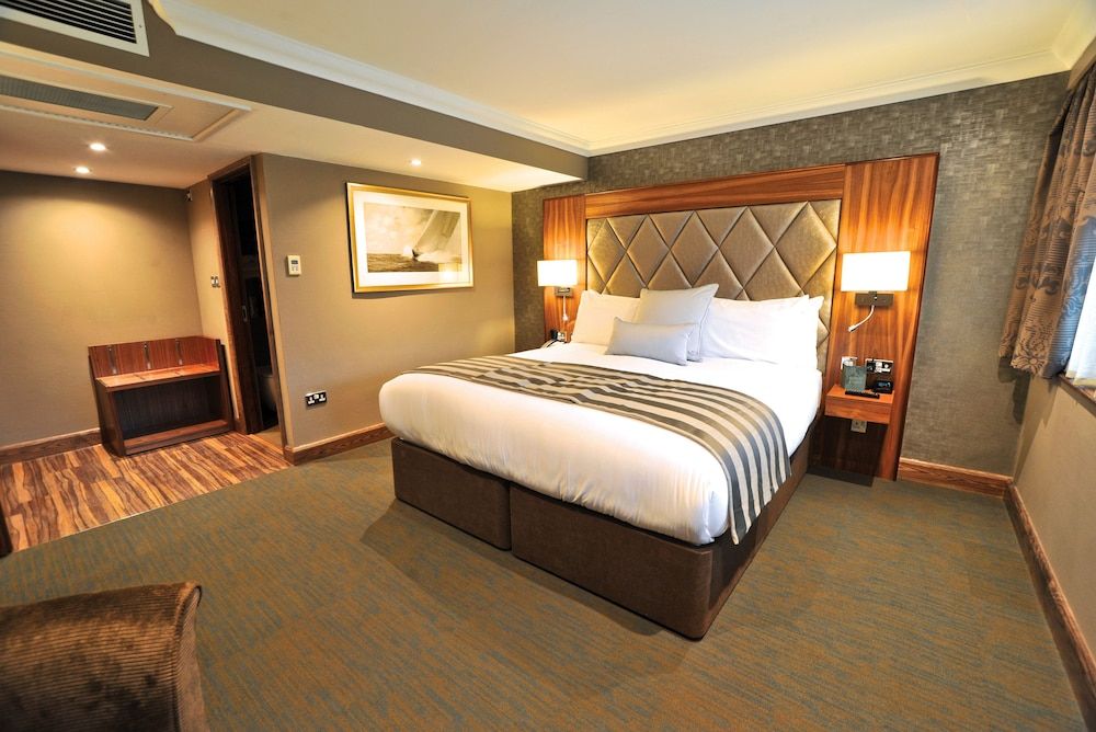 Frensham Pond Country House Hotel & Spa Double Room ( Garden) 2