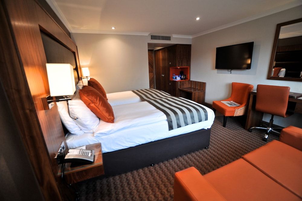 Frensham Pond Country House Hotel & Spa Basic Twin Room