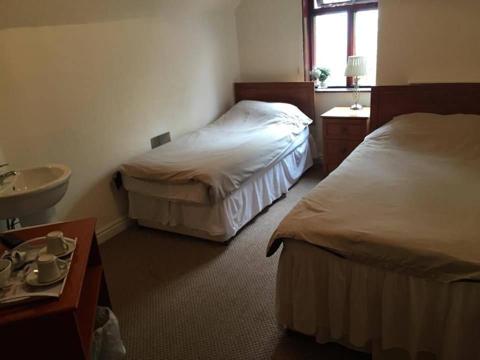 Twin Room with Shared Bathroom