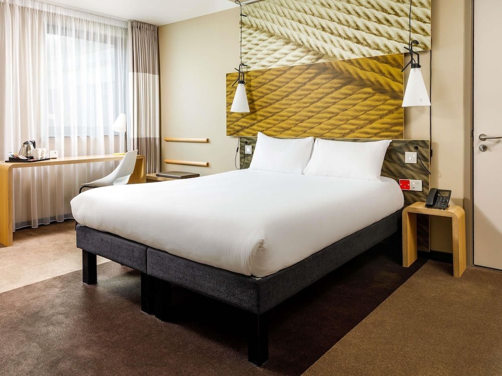 undefined ibis Cambridge Central Station 10