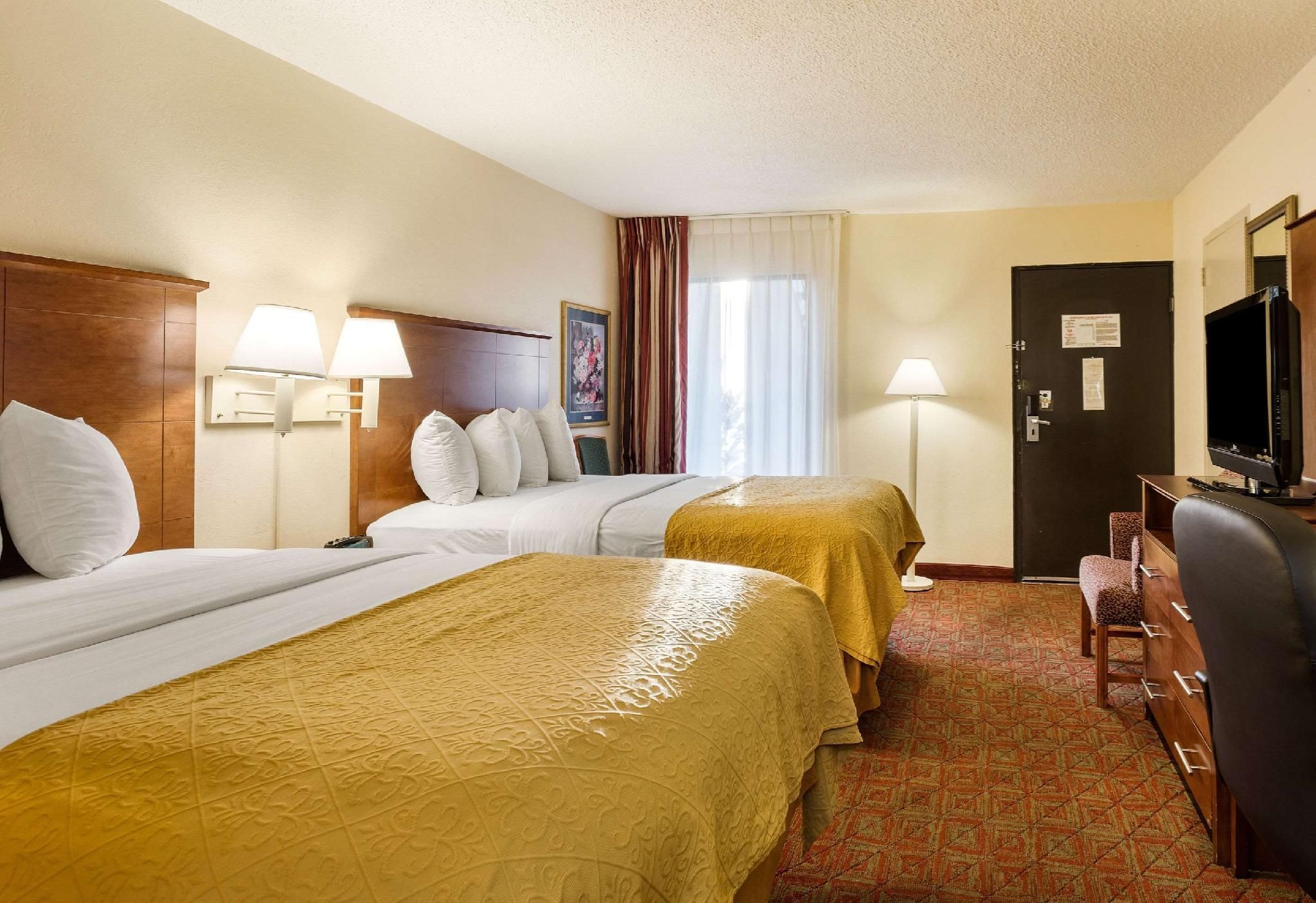 2 Double Beds, Smoking