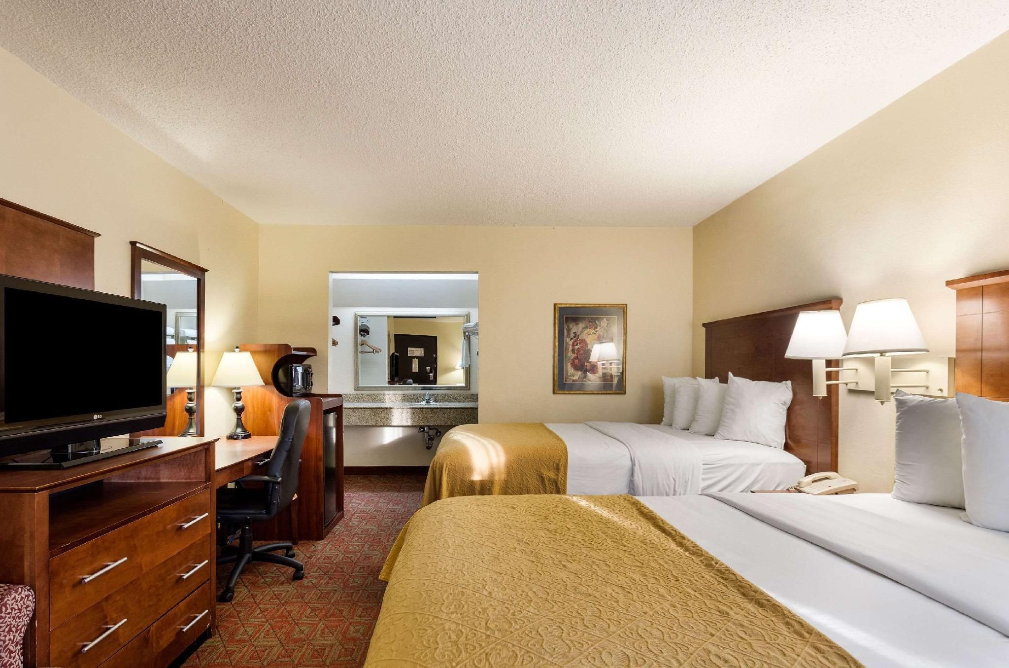 2 Double Beds, Smoking