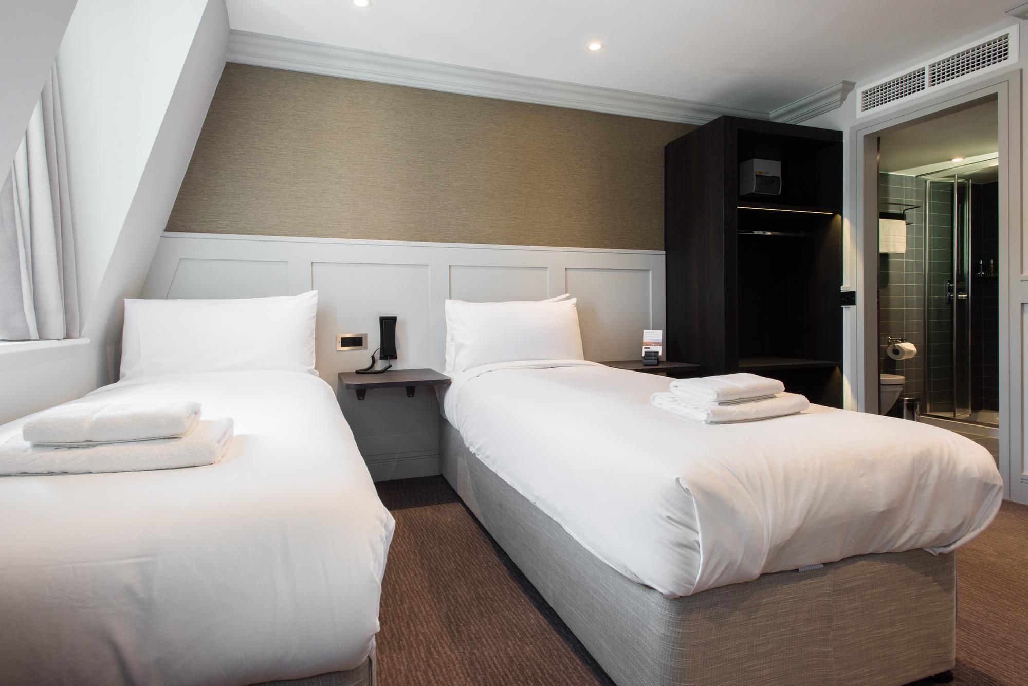 Mowbray Court Hotel Twin Room