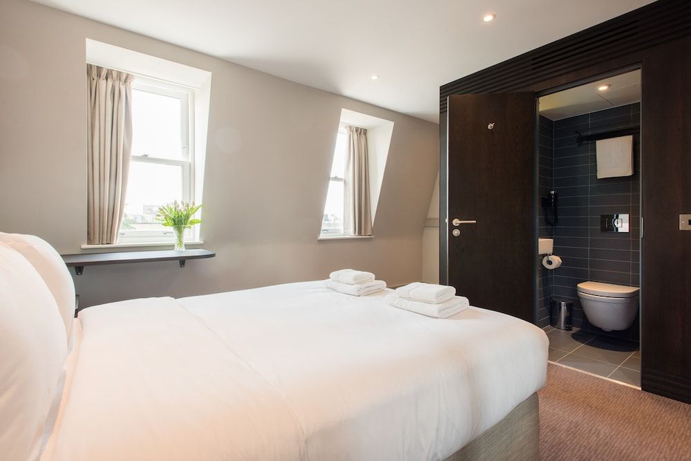 undefined Mowbray Court Hotel 9