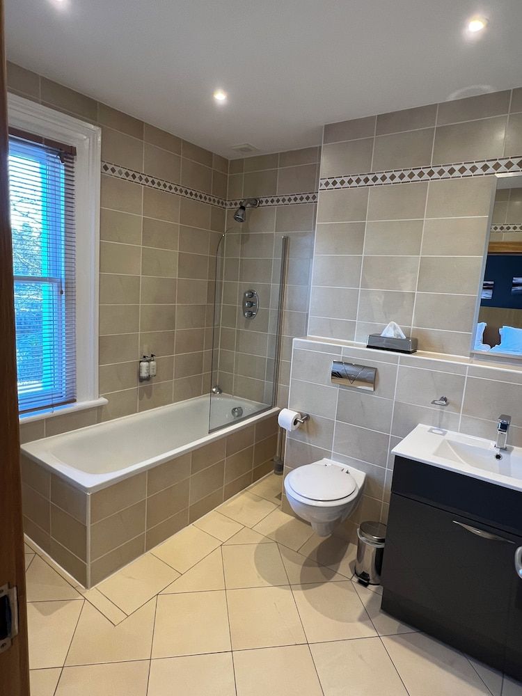 The Ship Inn Double Room (Room 9) 6