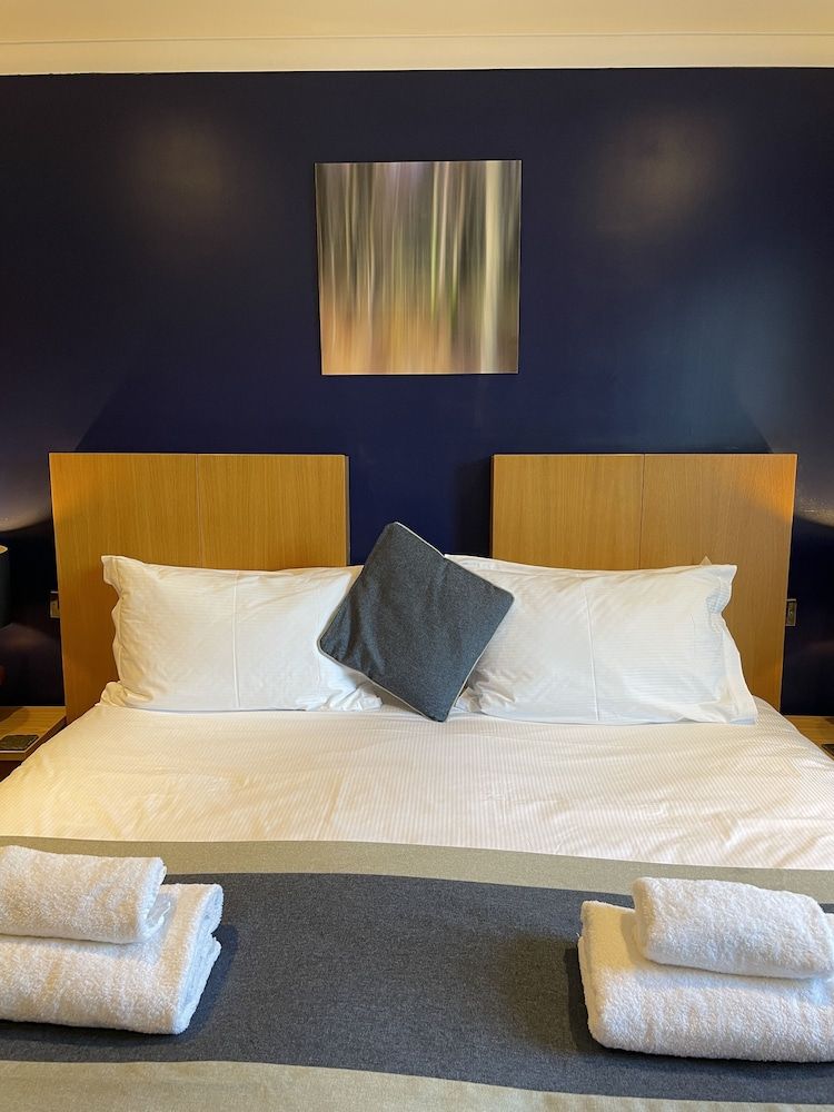 The Ship Inn Double Room (Room 9)