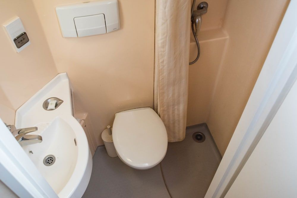 Seymour Hotel Quadruple Room 6