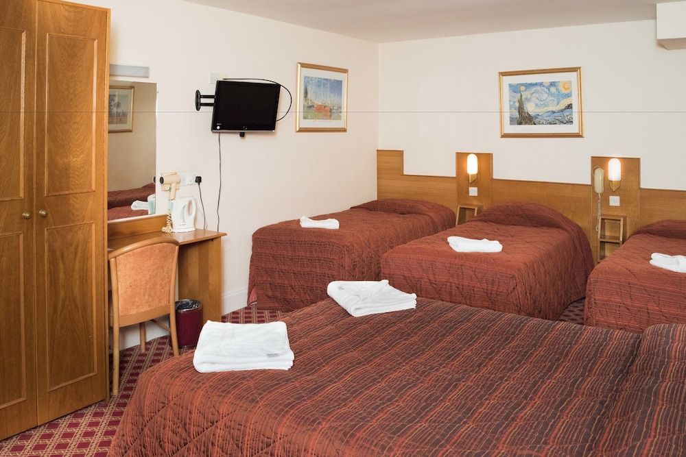 Seymour Hotel Quadruple Room 3