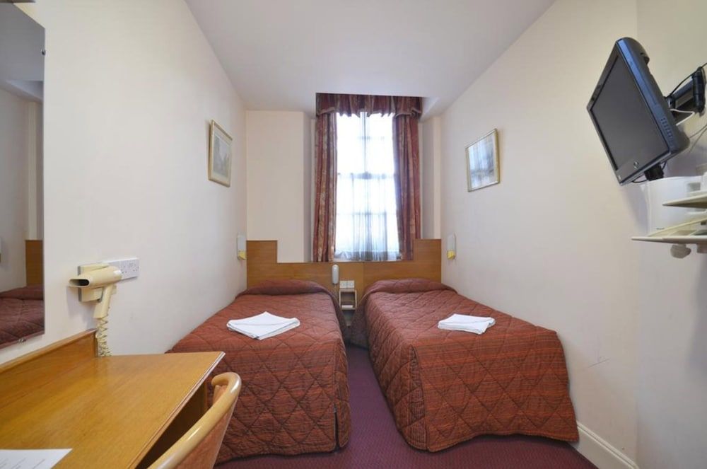 Seymour Hotel Twin Room 2