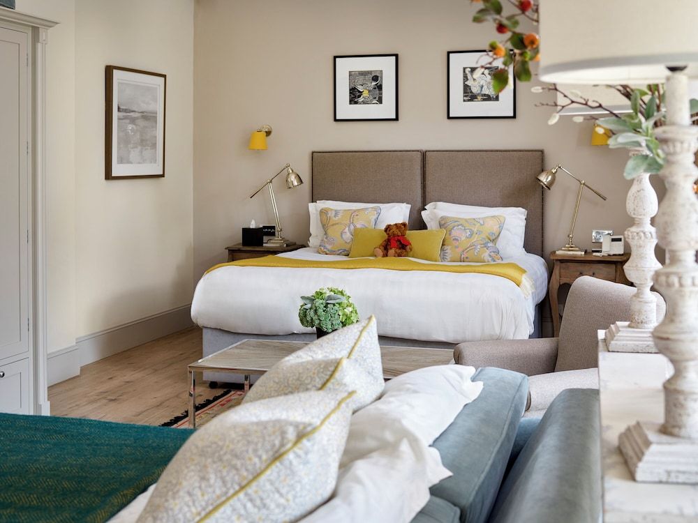 Room (Courtyard Retreat)