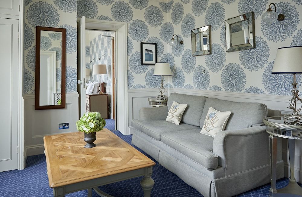 The Montagu Arms Hotel Suite (House Suite) 7