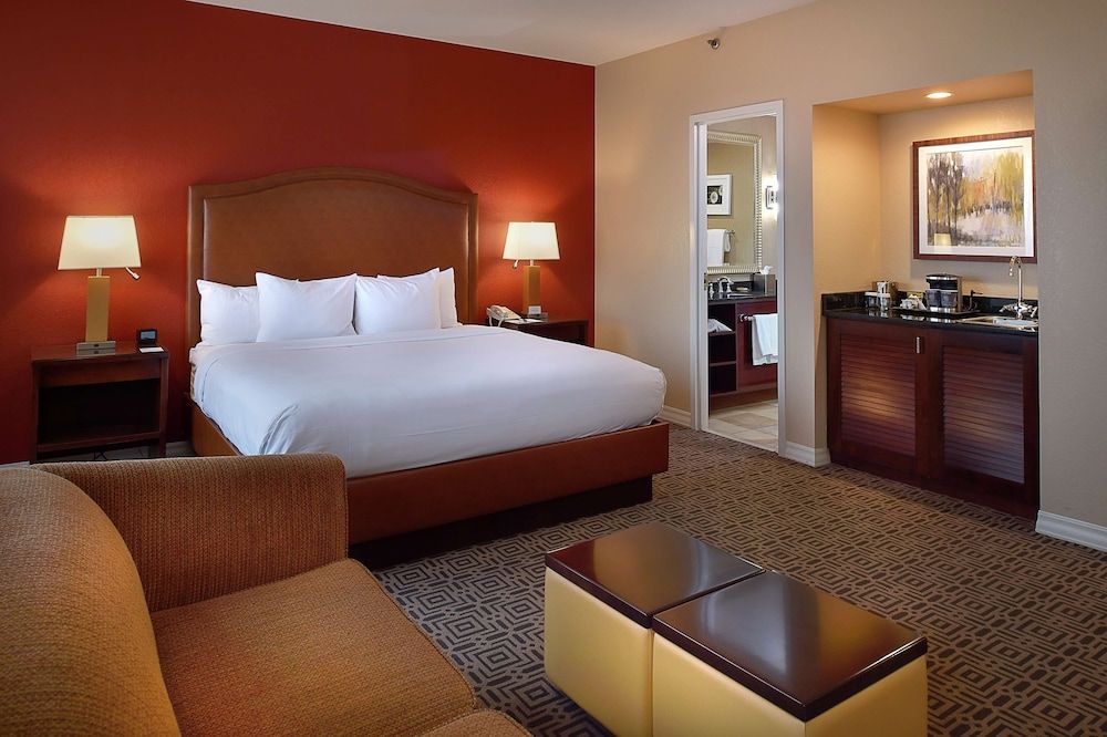 Junior Suite, 1 King Bed, Non Smoking