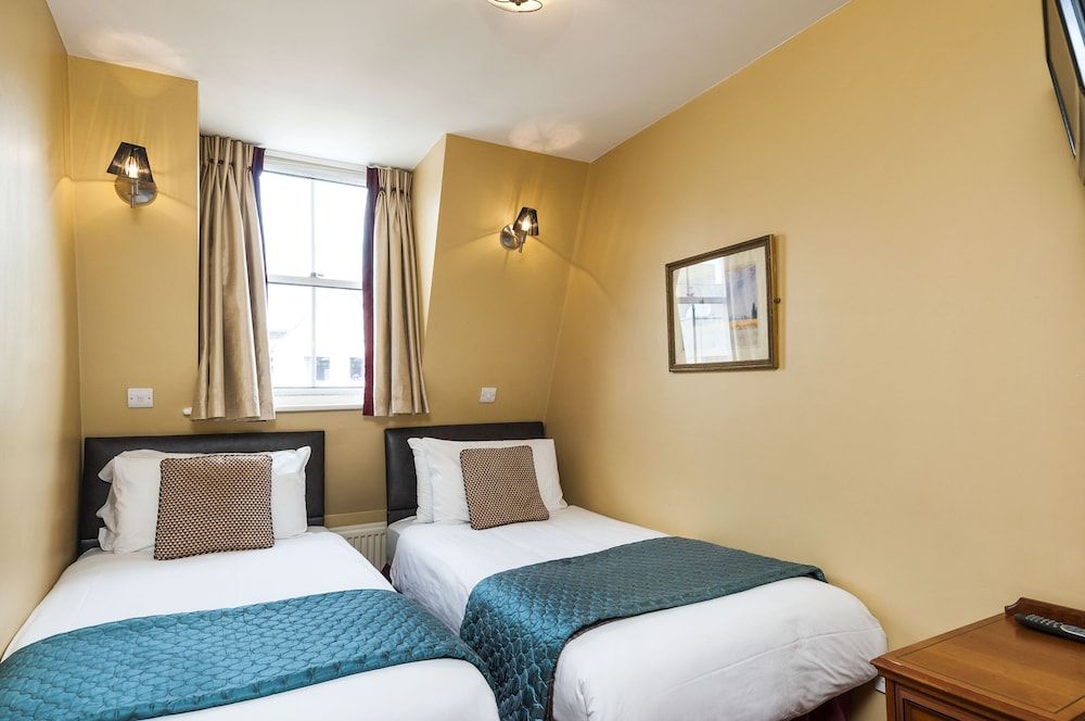 The Craven Hotel Twin Room 2