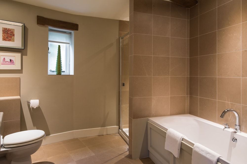 The Howard Arms Double or Twin Room, Ground Floor (The Garden Room) 5