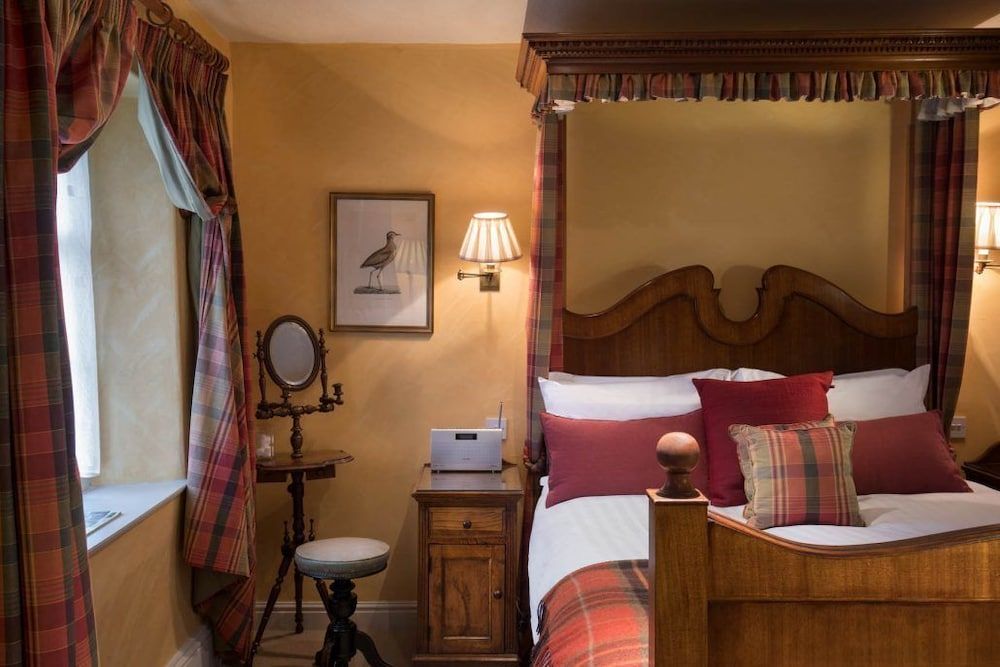 The Howard Arms Double Room (The Village Room) 2