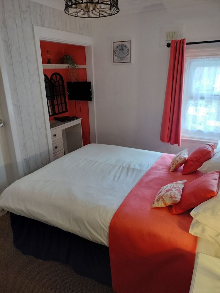 Double Room, Ensuite (Dolbadarn)