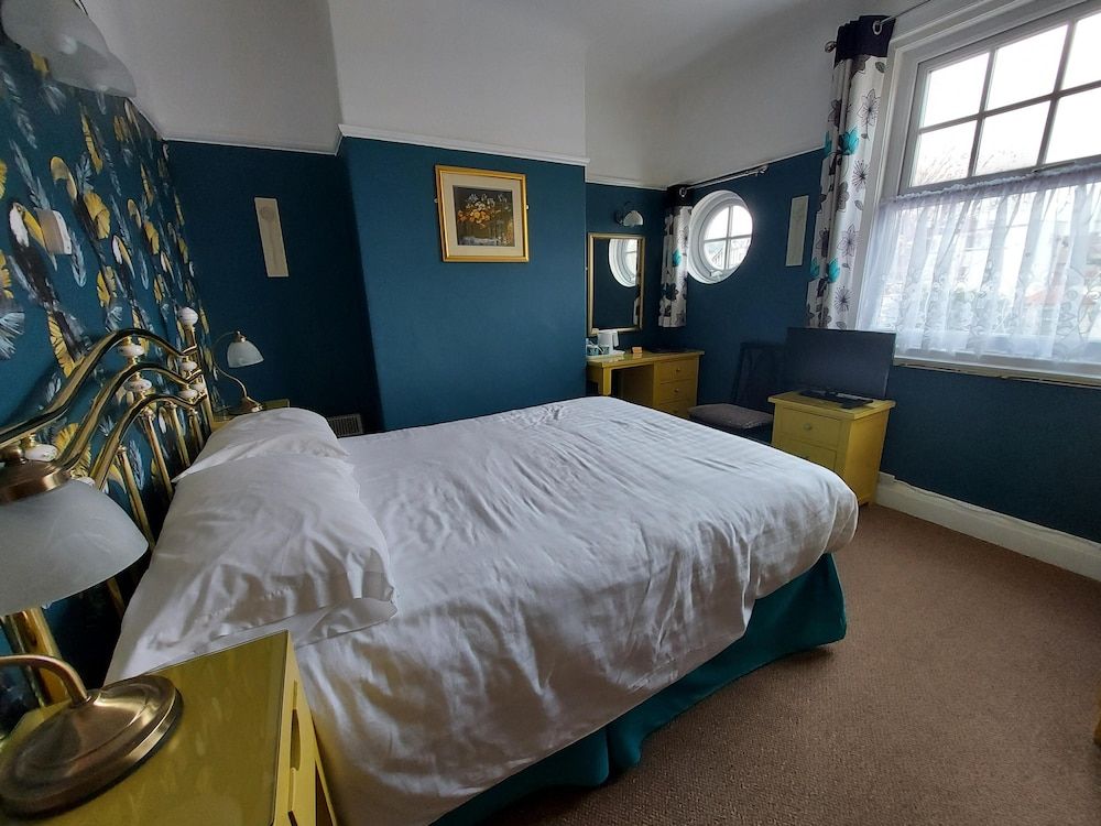 Double Room, Ensuite (Caernavon)