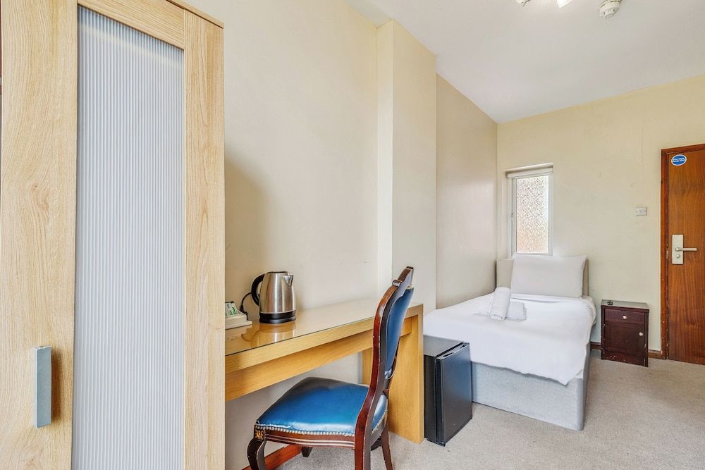 undefined London Star Hotel 7