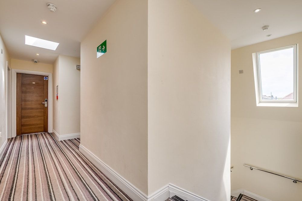 undefined London Star Hotel 6