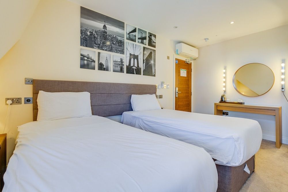 undefined London Star Hotel 4