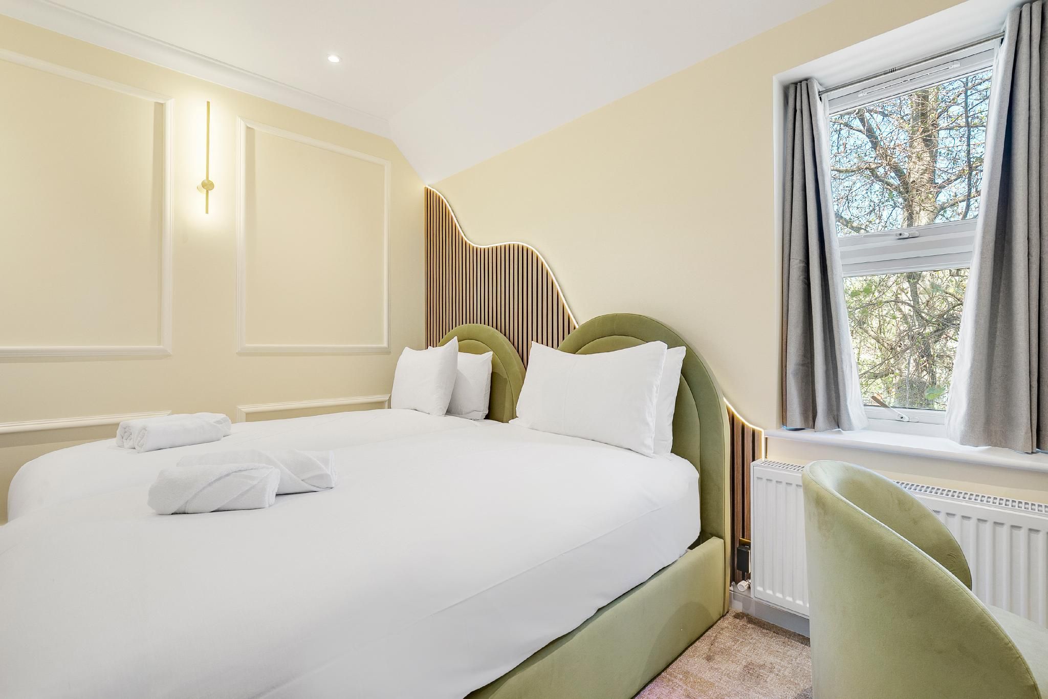 London Star Hotel Luxury Twin room 2