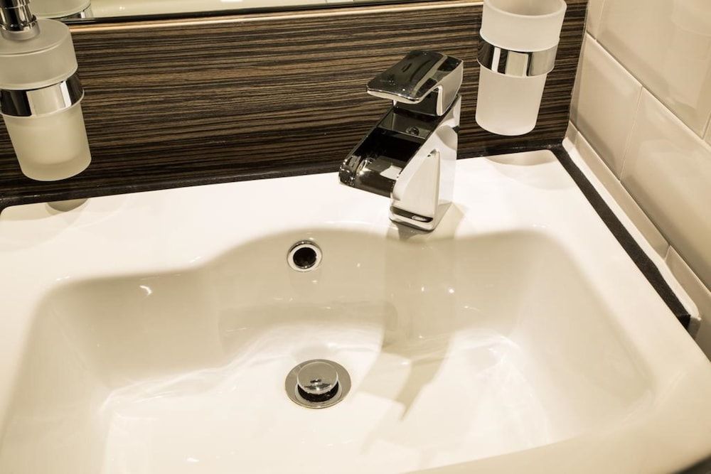 Mondo Hotel Comfort Super King Room 4