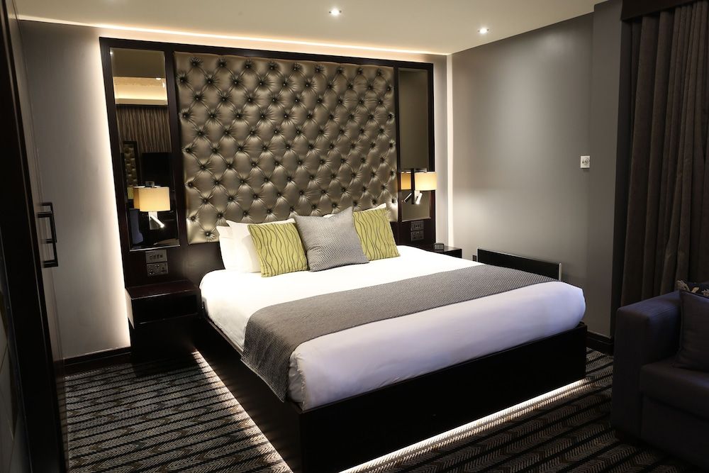 Mondo Hotel Deluxe Suite 2