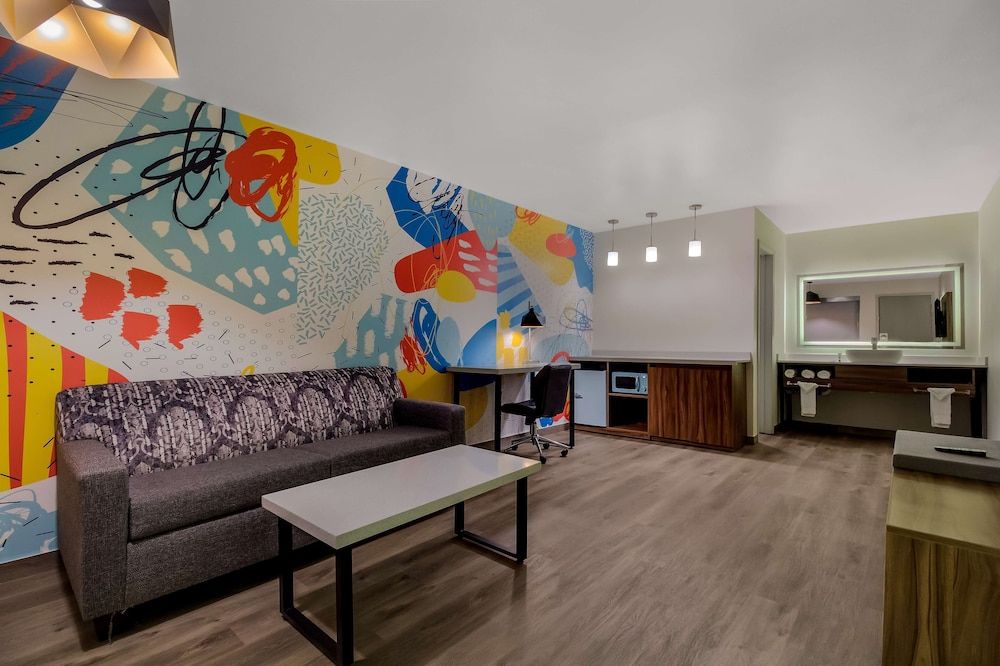 undefined Signature Inn Houston Galleria 2