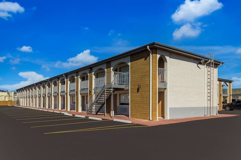 undefined Signature Inn Houston Galleria 6