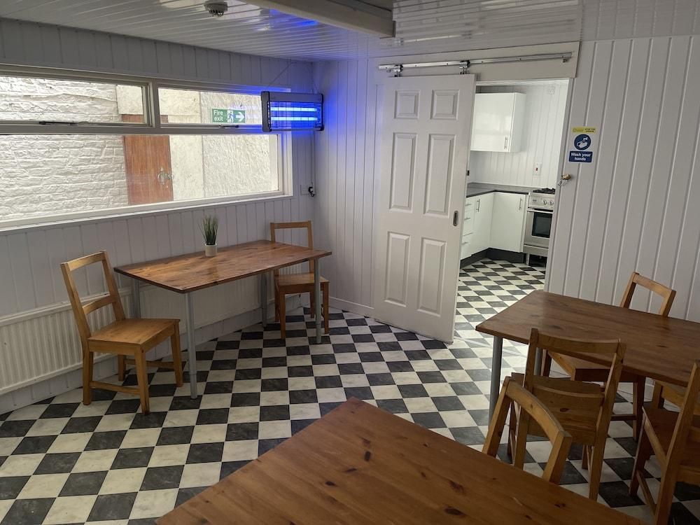 42194e8e14e6aa0abf3cf32ad33c323f