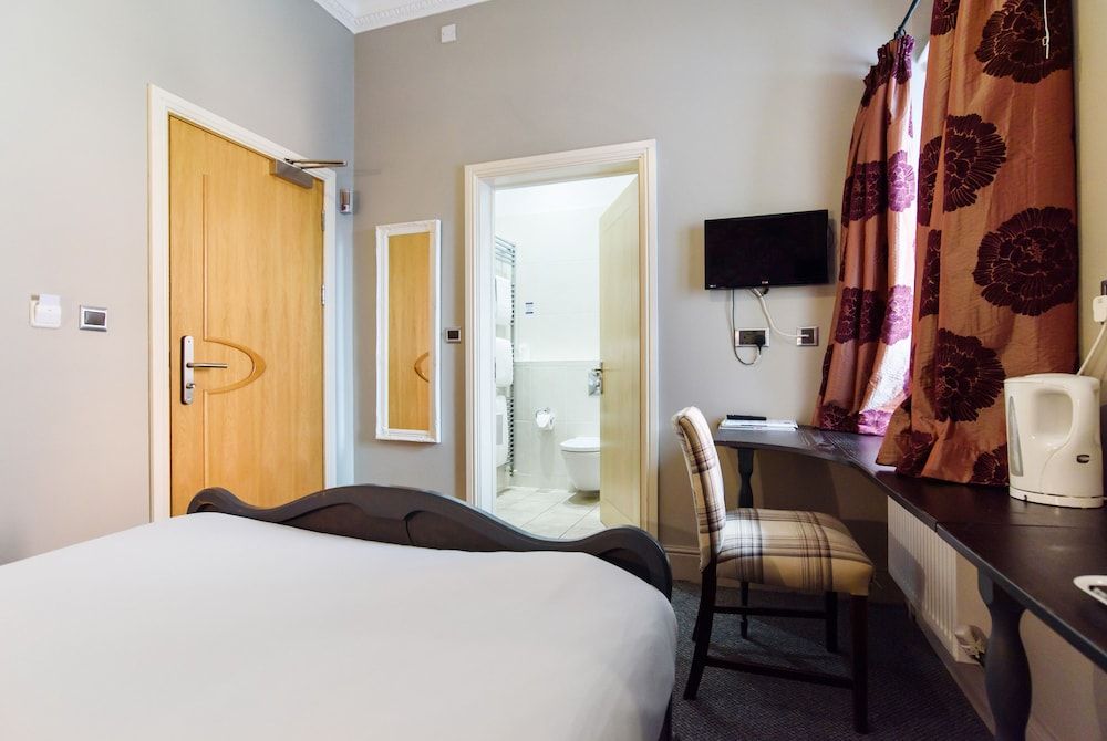 Jolyon's Boutique Hotel Economy Double Room (Room 7) 3