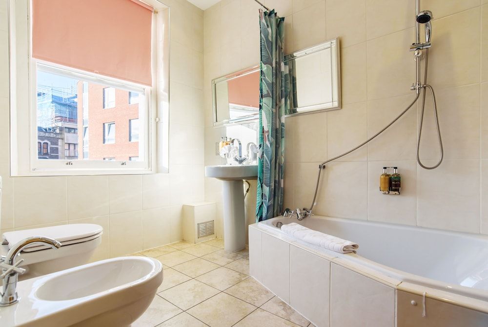 Jolyon's Boutique Hotel Deluxe Double or Twin Room (Room 4) 13