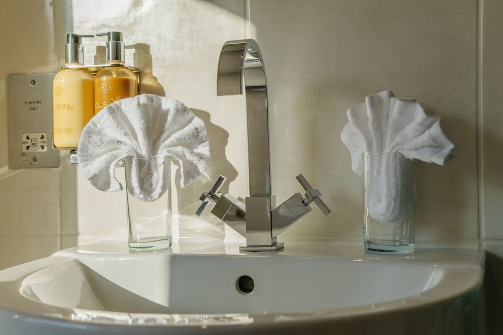 Jolyon's Boutique Hotel Deluxe Double or Twin Room (Room 4) 8