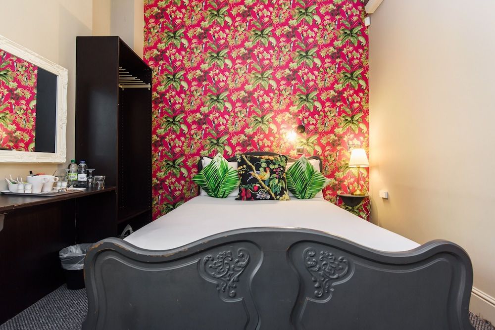 Jolyon's Boutique Hotel Economy Double Room (Room 7) 12