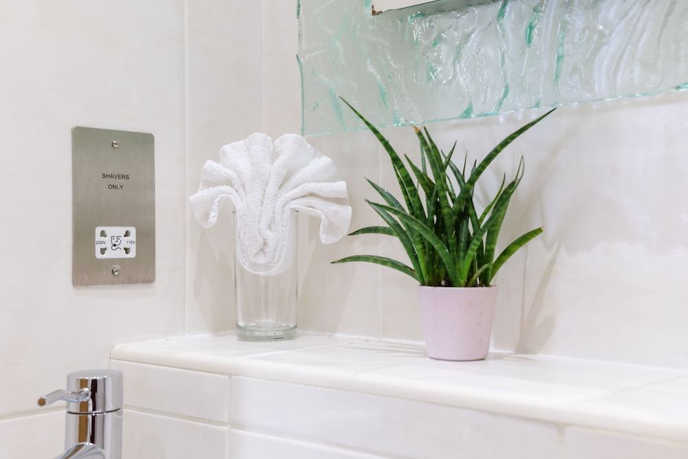 Jolyon's Boutique Hotel Economy Double Room (Room 7) 8