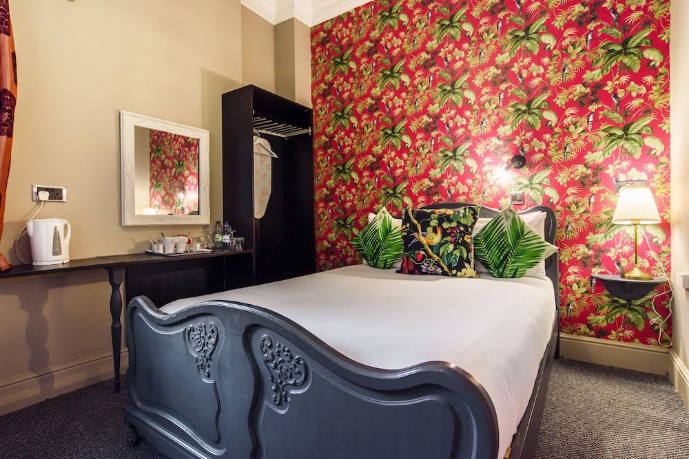 Jolyon's Boutique Hotel Economy Double Room (Room 7)